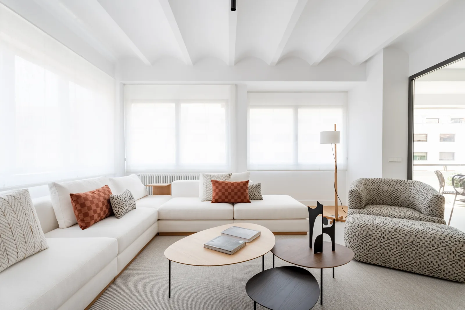 Vivienda rehabilitada por Lumier en una finca clásica de Diego de León