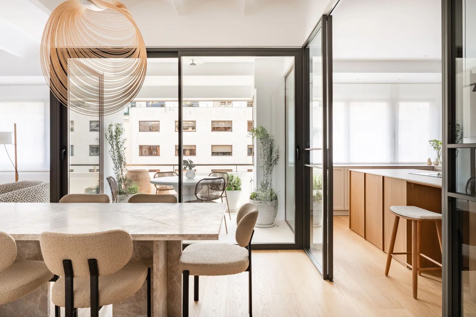 Comedor y terraza acristalada · Diego de León