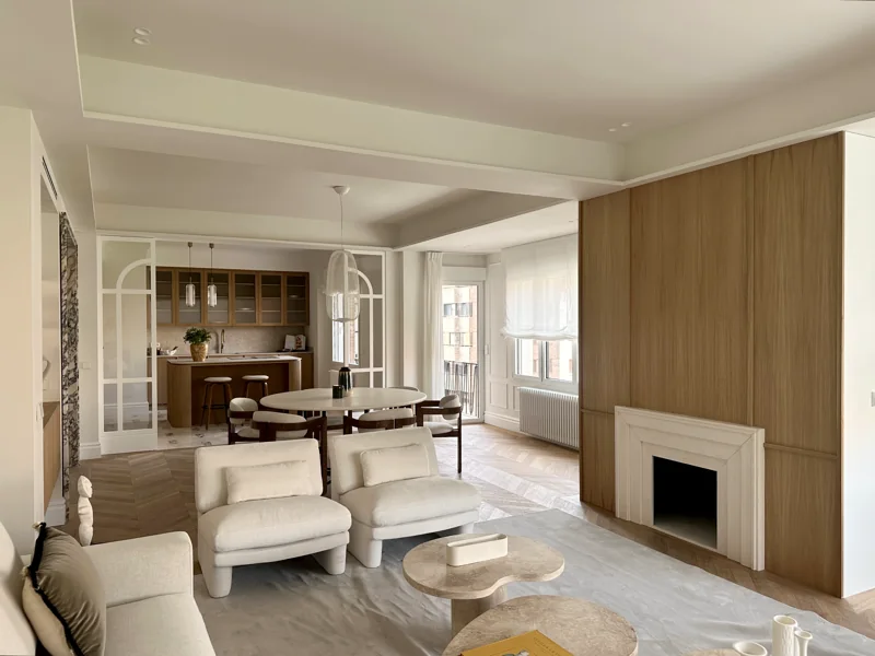 Apartment with corner window (3)