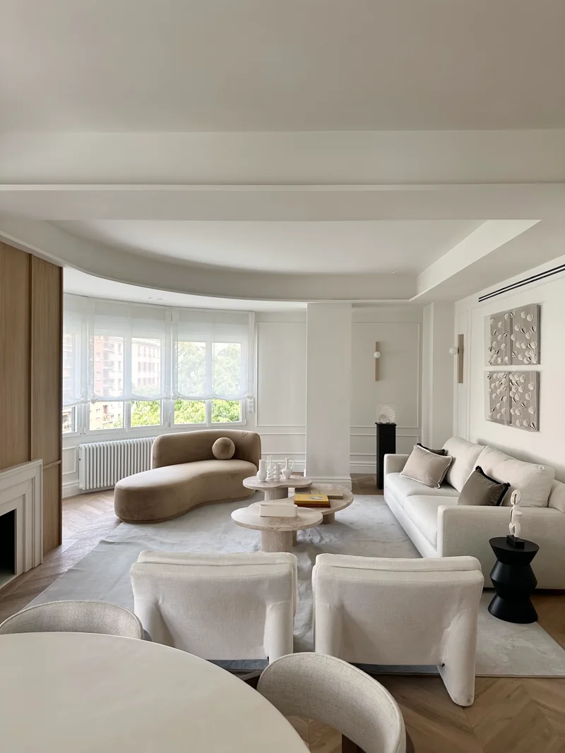 Apartment with corner window (5)